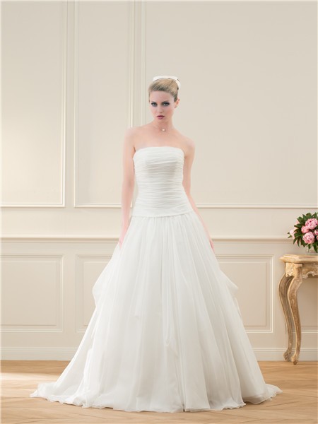 Ball Gown Strapless Drop Waist Tulle Ruched Wedding Dress With Bow Buttons