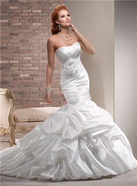 Ruched Mermaid Wedding Dress 9