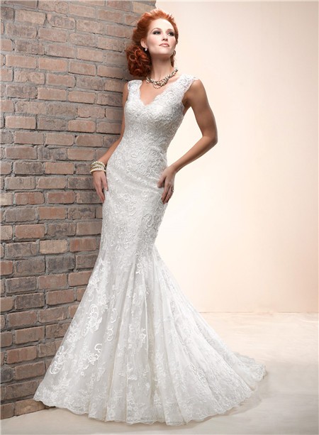 Fitted Lace Wedding Dress 6