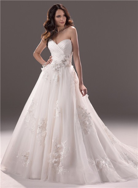 Romantic Ball Gown Sweetheart Lace Tulle Wedding Dress With Flowers Ruching