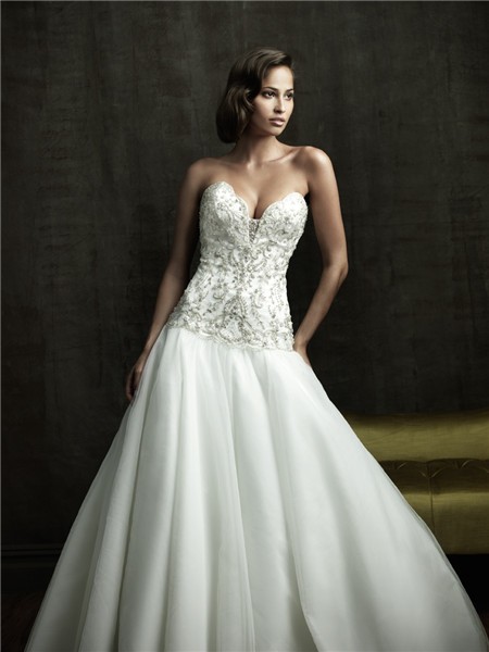 Sexy Ball Gown Sweetheart Cleavage Tulle Satin Wedding Dress With ...